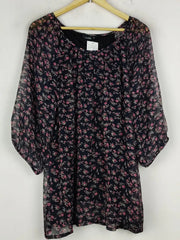 Buy online pre-used pre-loved 100% authentic & Original branded Isolale (SWT-7874) available in Pakistan. Top international brands avilable.