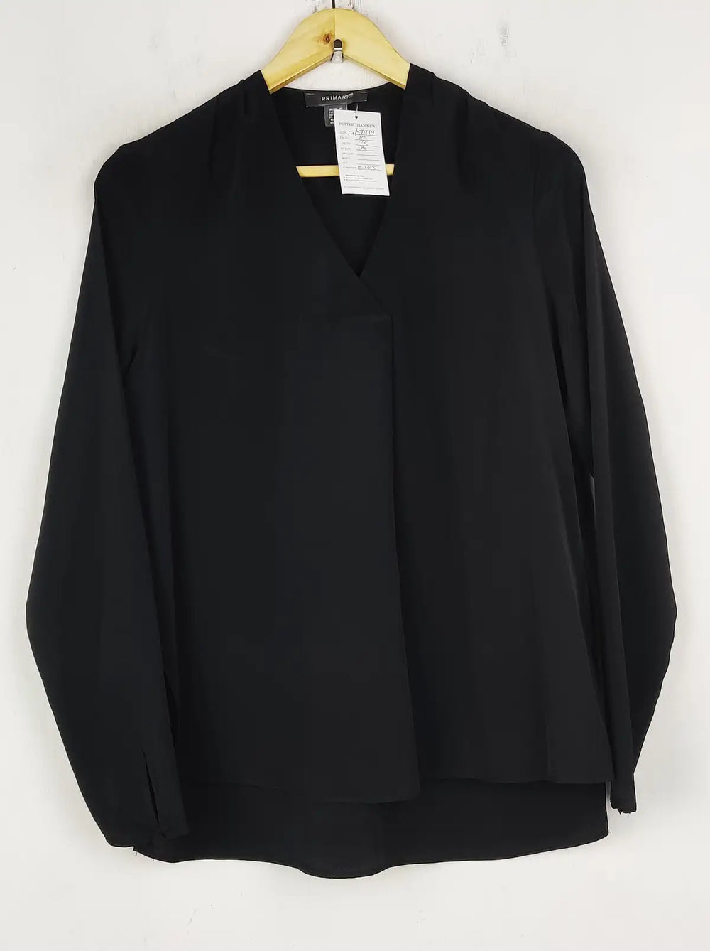 Buy online pre-used pre-loved 100% authentic & Original branded Primark (SWT-7919) available in Pakistan. Top international brands avilable.