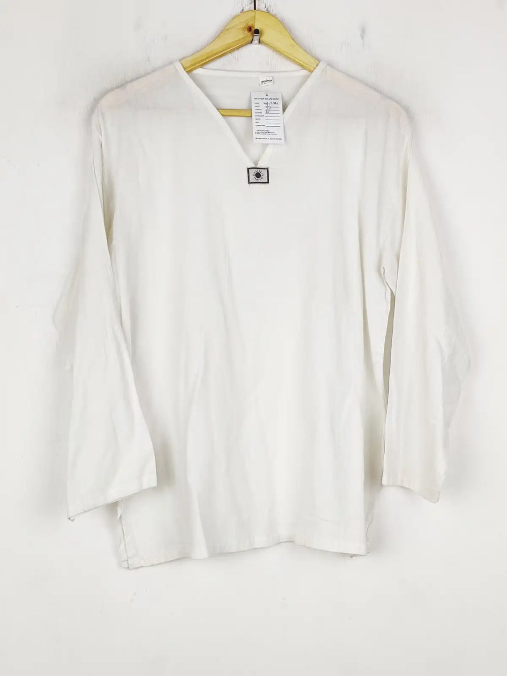 Buy online pre-used pre-loved 100% authentic & Original branded Unknown Brand (SWT-7981) available in Pakistan. Top international brands avilable.