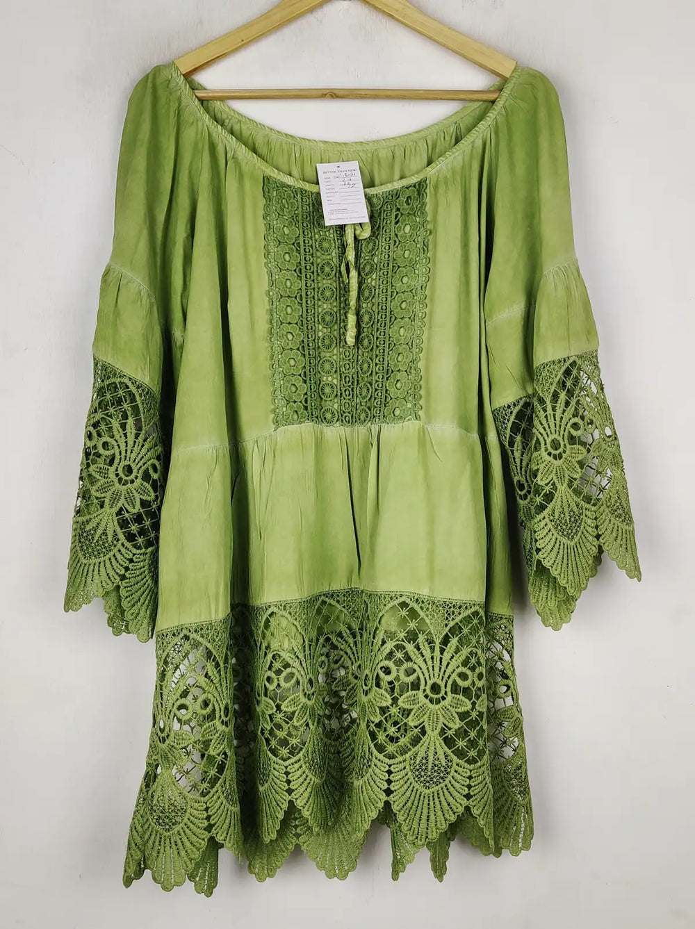 Buy online pre-used pre-loved 100% authentic & Original branded Unknown Brand (SWT-8021) available in Pakistan. Top international brands avilable.
