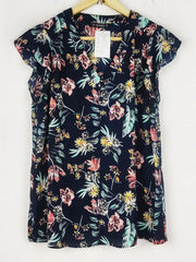 Buy online pre-used pre-loved 100% authentic & Original branded Dunnes Store (SWT-8032) available in Pakistan. Top international brands avilable.