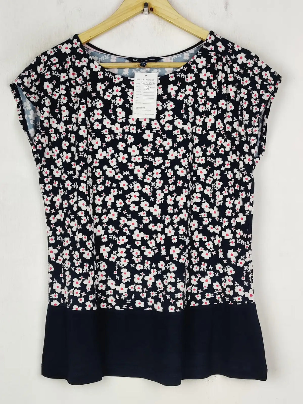 Buy online pre-used pre-loved 100% authentic & Original branded Crew Clothing Company (SWT-8070) available in Pakistan. Top international brands avilable.