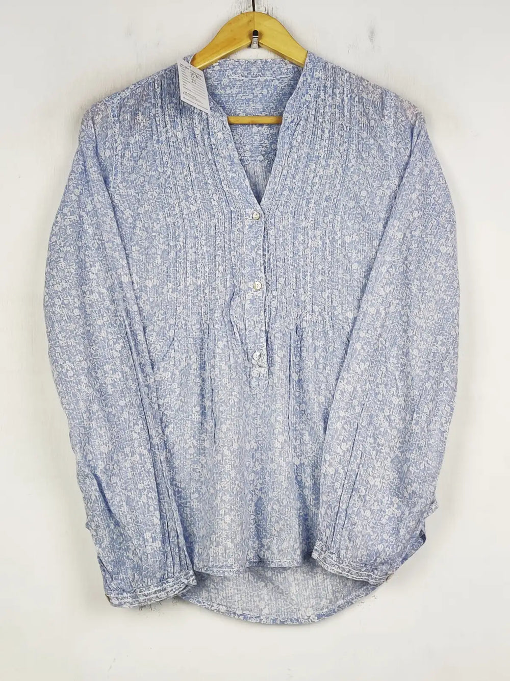 Buy online pre-used pre-loved 100% authentic & Original branded Unknown Brand (SWT-8185) available in Pakistan. Top international brands avilable.