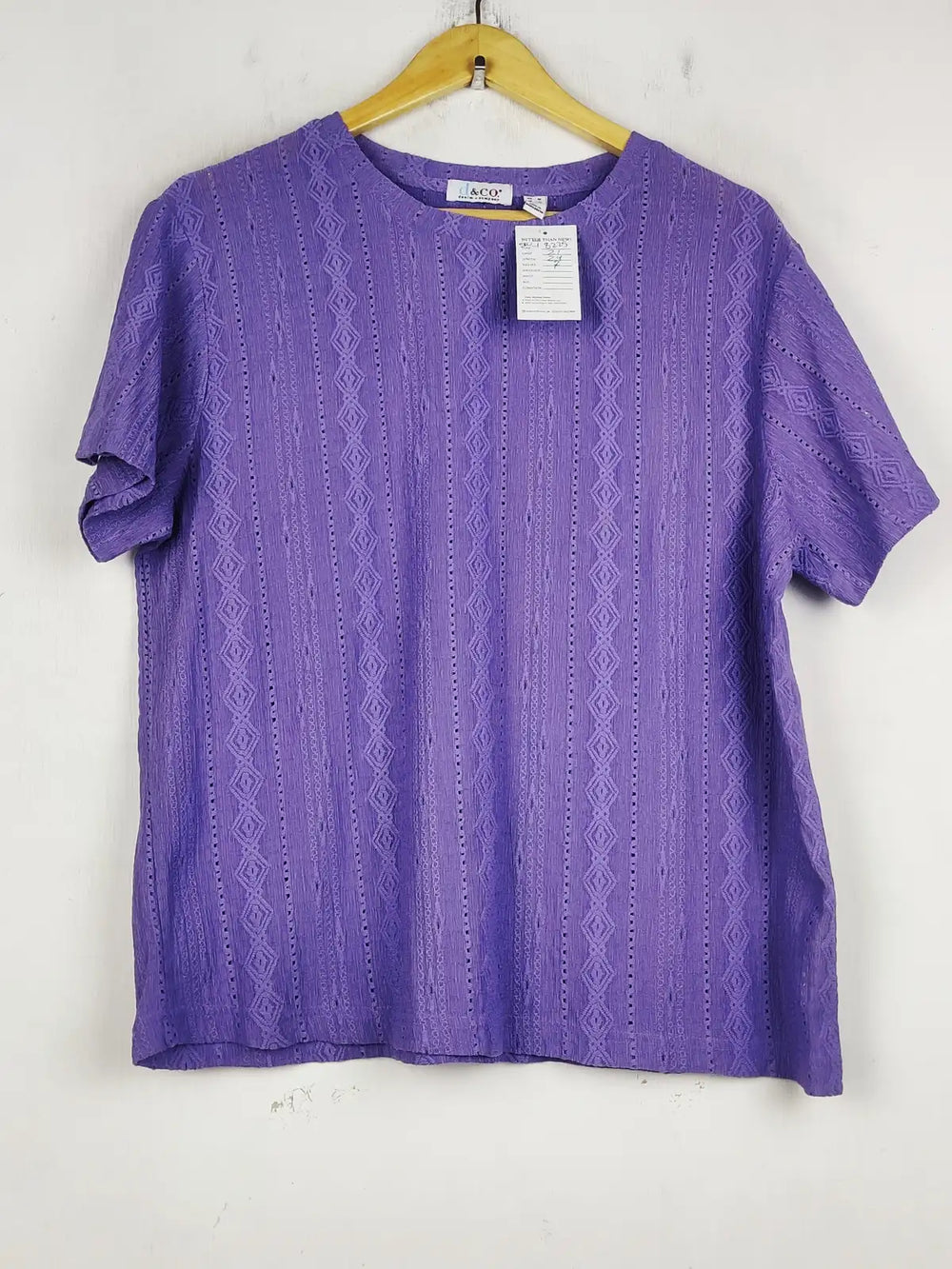Buy online pre-used pre-loved 100% authentic & Original branded D&Co (SWT-8225) available in Pakistan. Top international brands avilable.