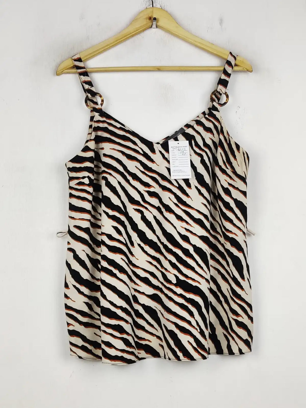 Buy online pre-used pre-loved 100% authentic & Original branded Primark (SWT-8232) available in Pakistan. Top international brands avilable.