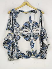 Buy online pre-used pre-loved 100% authentic & Original branded Unknown Brand (SWT-8240) available in Pakistan. Top international brands avilable.