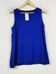 Buy online pre-used pre-loved 100% authentic & Original branded Dorothy Perkins (SWT-8245) available in Pakistan. Top international brands avilable.