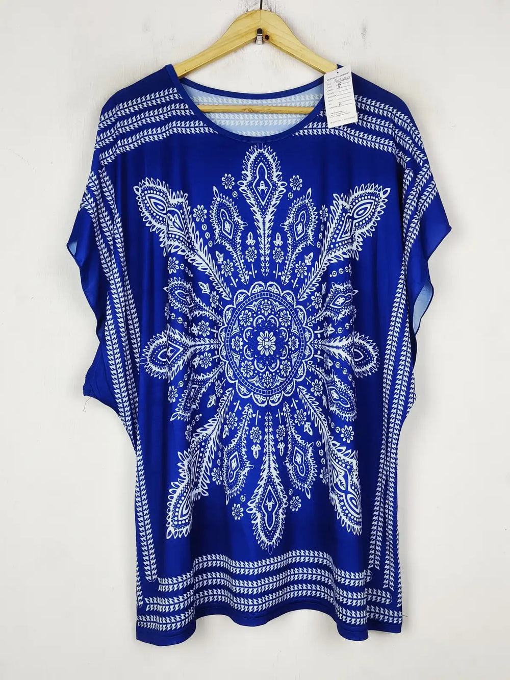 Buy online pre-used pre-loved 100% authentic & Original branded Unknown Brand (SWT-8313) available in Pakistan. Top international brands avilable.