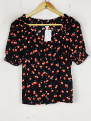 Buy online pre-used pre-loved 100% authentic & Original branded Marks & Spencer (SWT-8392) available in Pakistan. Top international brands avilable.