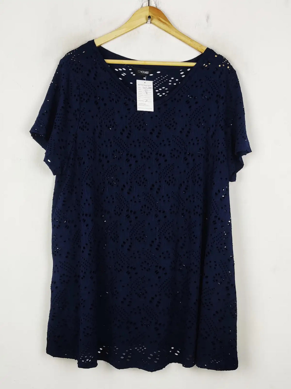 Buy online pre-used pre-loved 100% authentic & Original branded Yours (SWT-8397) available in Pakistan. Top international brands avilable.