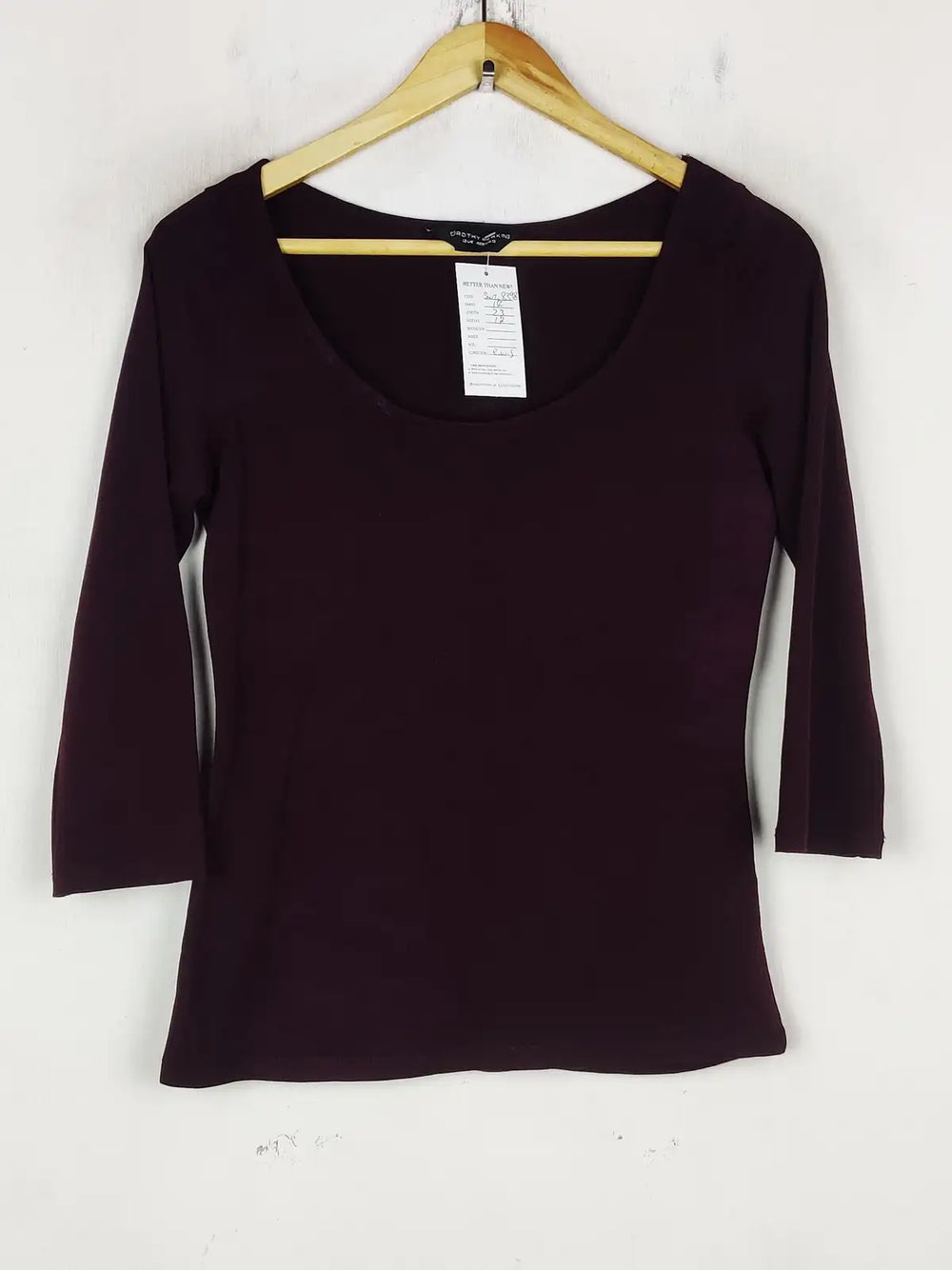 Buy online pre-used pre-loved 100% authentic & Original branded Dorothy Perkins (SWT-8398) available in Pakistan. Top international brands avilable.