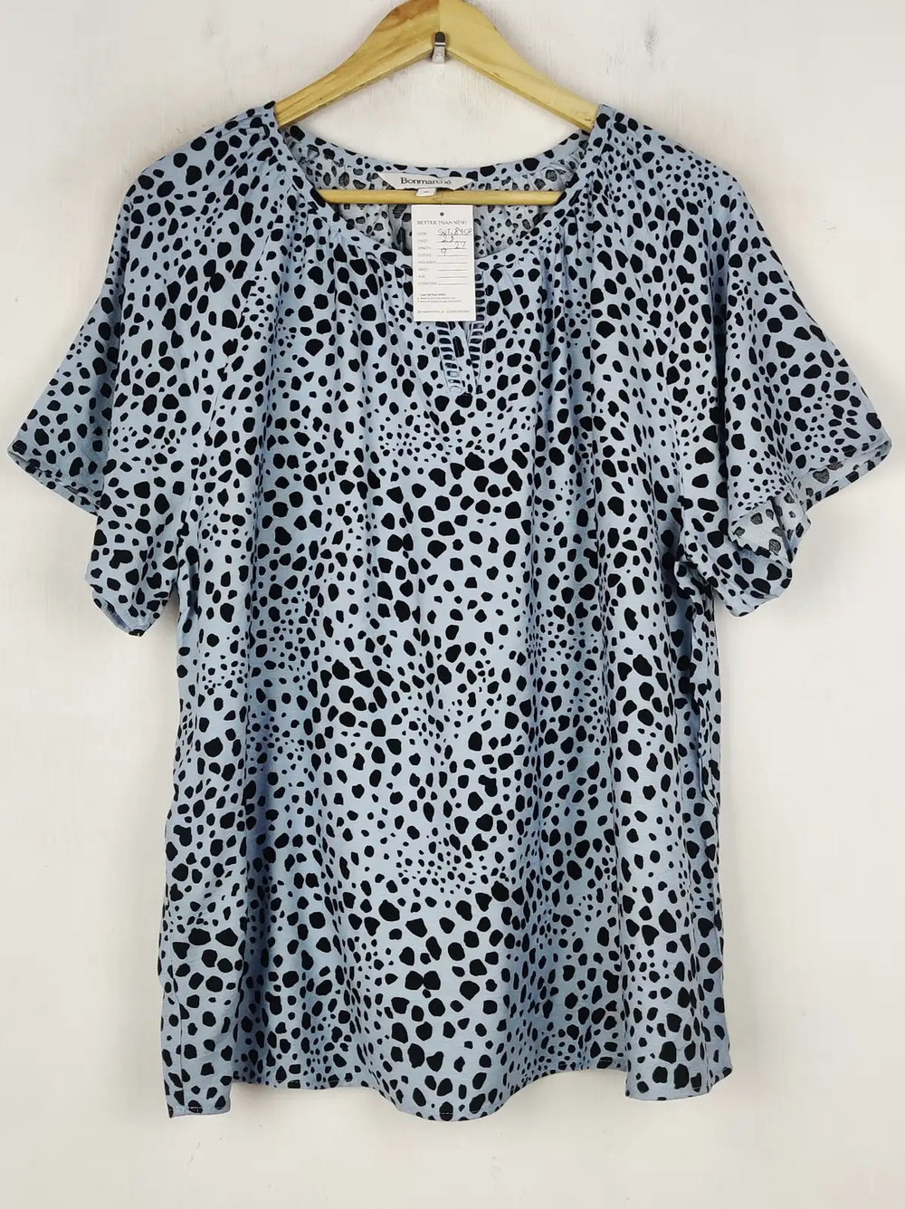 Buy online pre-used pre-loved 100% authentic & Original branded Bonmarche (SWT-8458) available in Pakistan. Top international brands avilable.