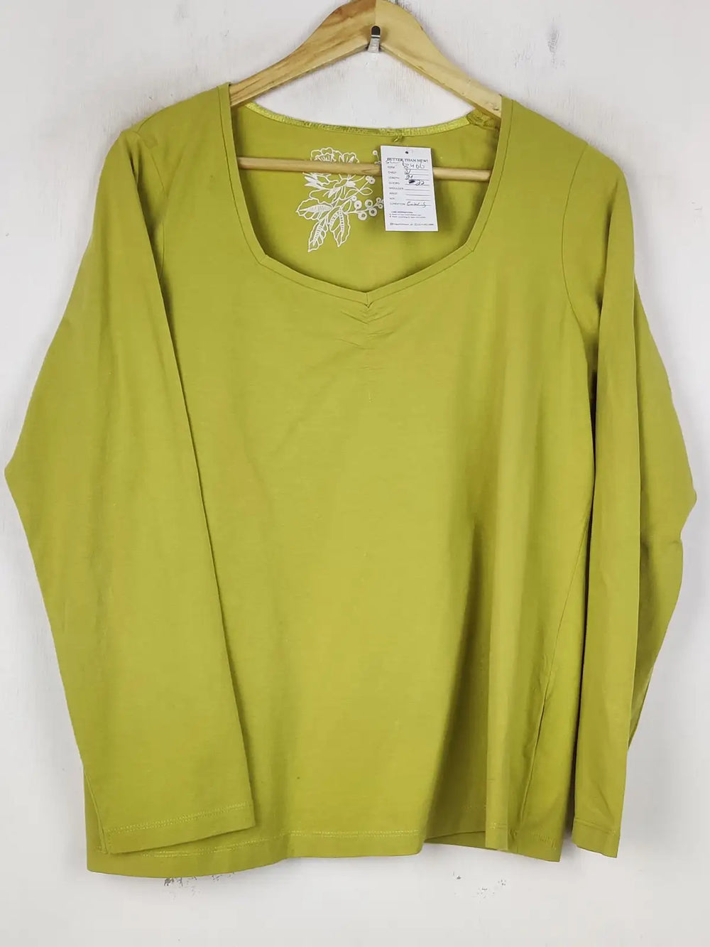 Buy online pre-used pre-loved 100% authentic & Original branded Unknown Brand (SWT-8466) available in Pakistan. Top international brands avilable.