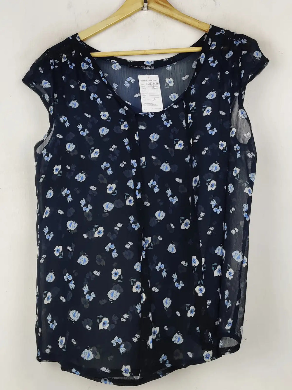 Buy online pre-used pre-loved 100% authentic & Original branded Atmosphere (SWT-8497) available in Pakistan. Top international brands avilable.