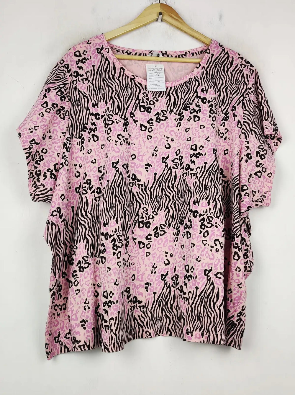 Buy online pre-used pre-loved 100% authentic & Original branded Pretty (SWT-8546) available in Pakistan. Top international brands avilable.