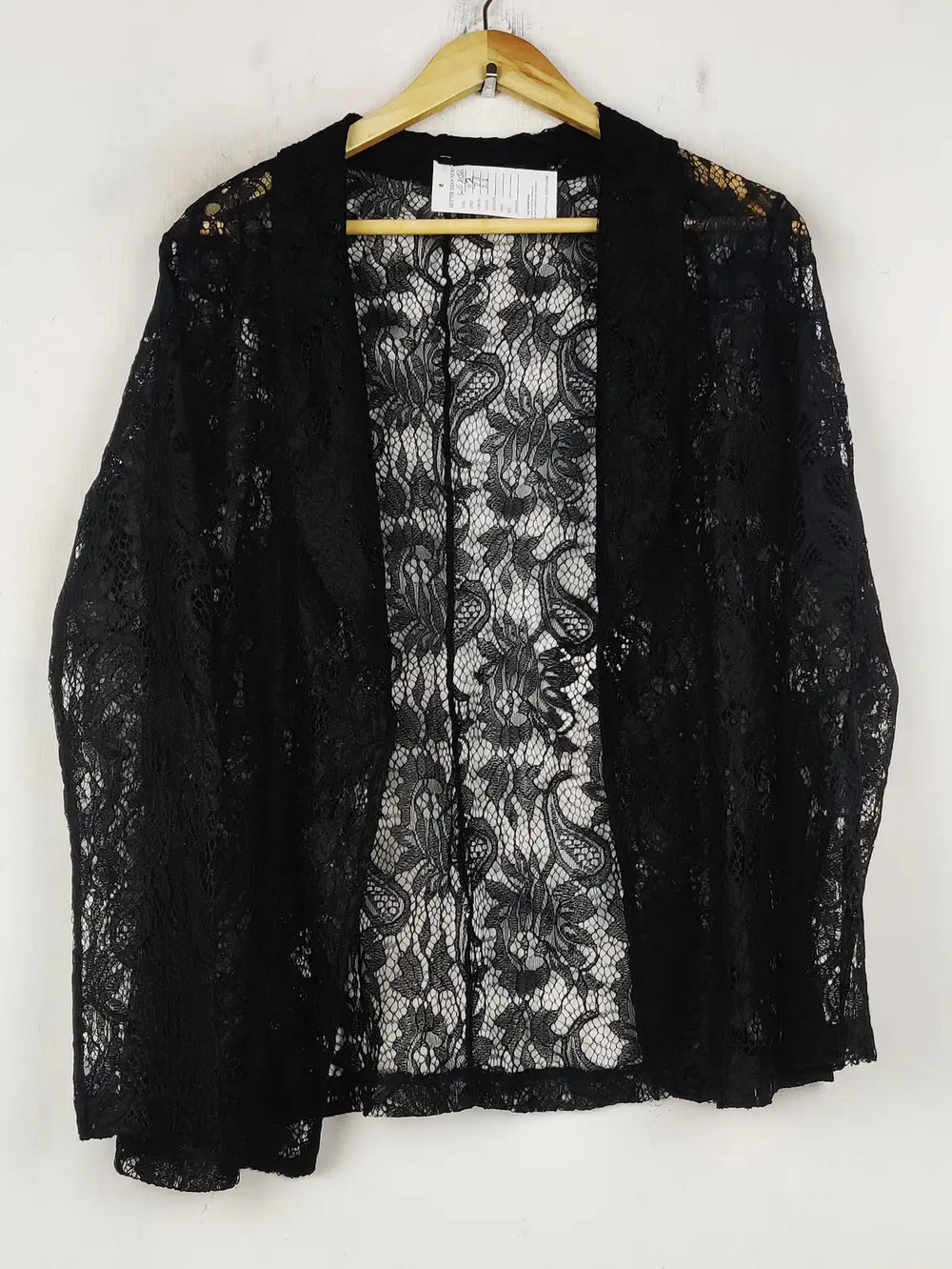 Buy online pre-used pre-loved 100% authentic & Original branded Unknown Brand (SWT-8556) available in Pakistan. Top international brands avilable.