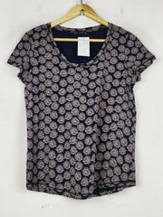 Buy online pre-used pre-loved 100% authentic & Original branded Marks & Spencer (SWT-8560) available in Pakistan. Top international brands avilable.