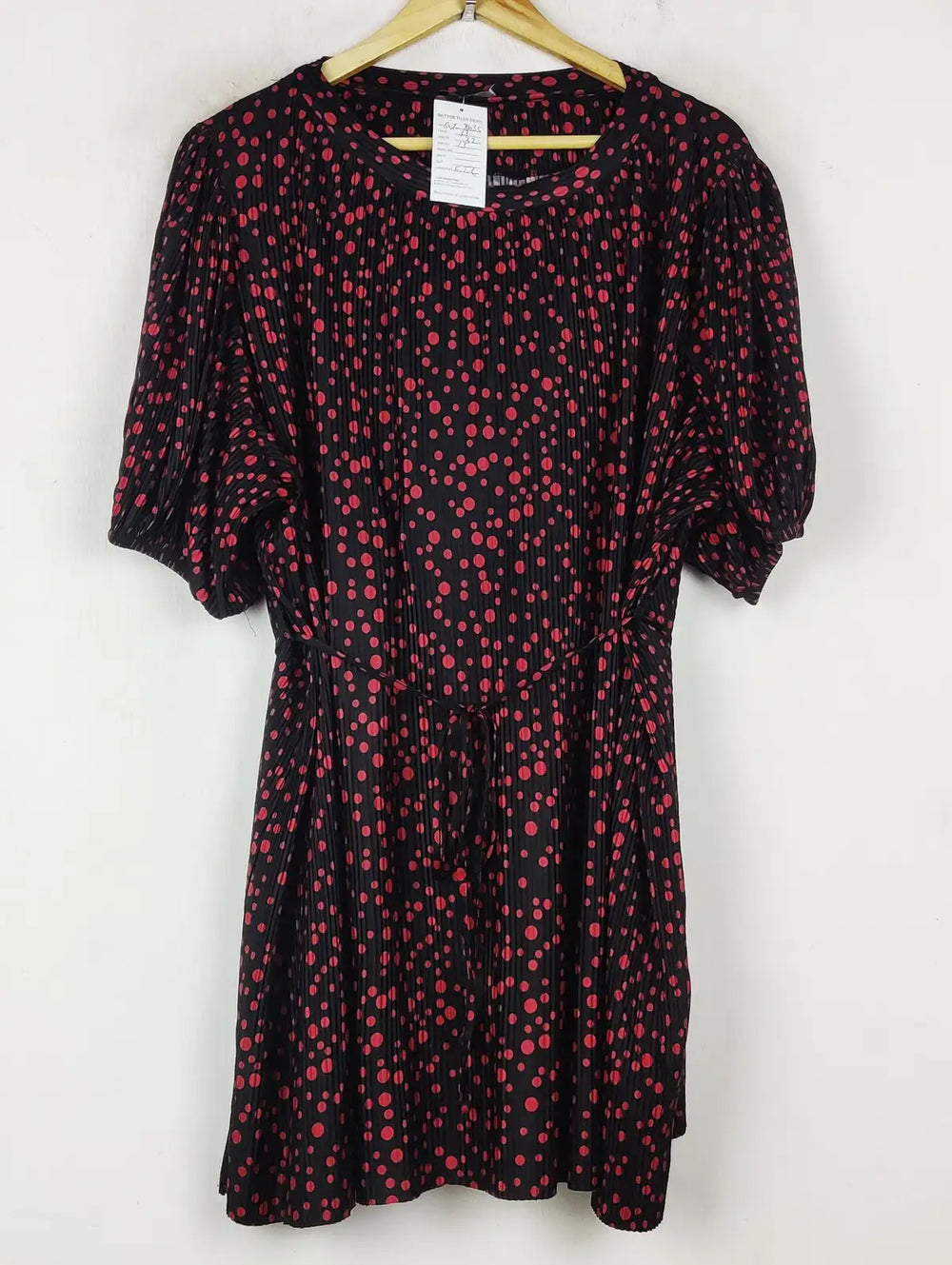 Buy online pre-used pre-loved 100% authentic & Original branded F&F (SWT-8635) available in Pakistan. Top international brands avilable.