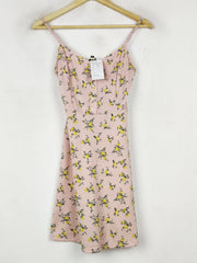 Buy online pre-used pre-loved 100% authentic & Original branded Miss Selfridge (SWT-8639) available in Pakistan. Top international brands avilable.