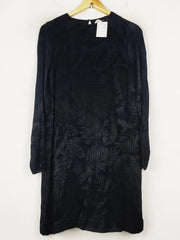 Buy online pre-used pre-loved 100% authentic & Original branded H&M (SWT-8654) available in Pakistan. Top international brands avilable.