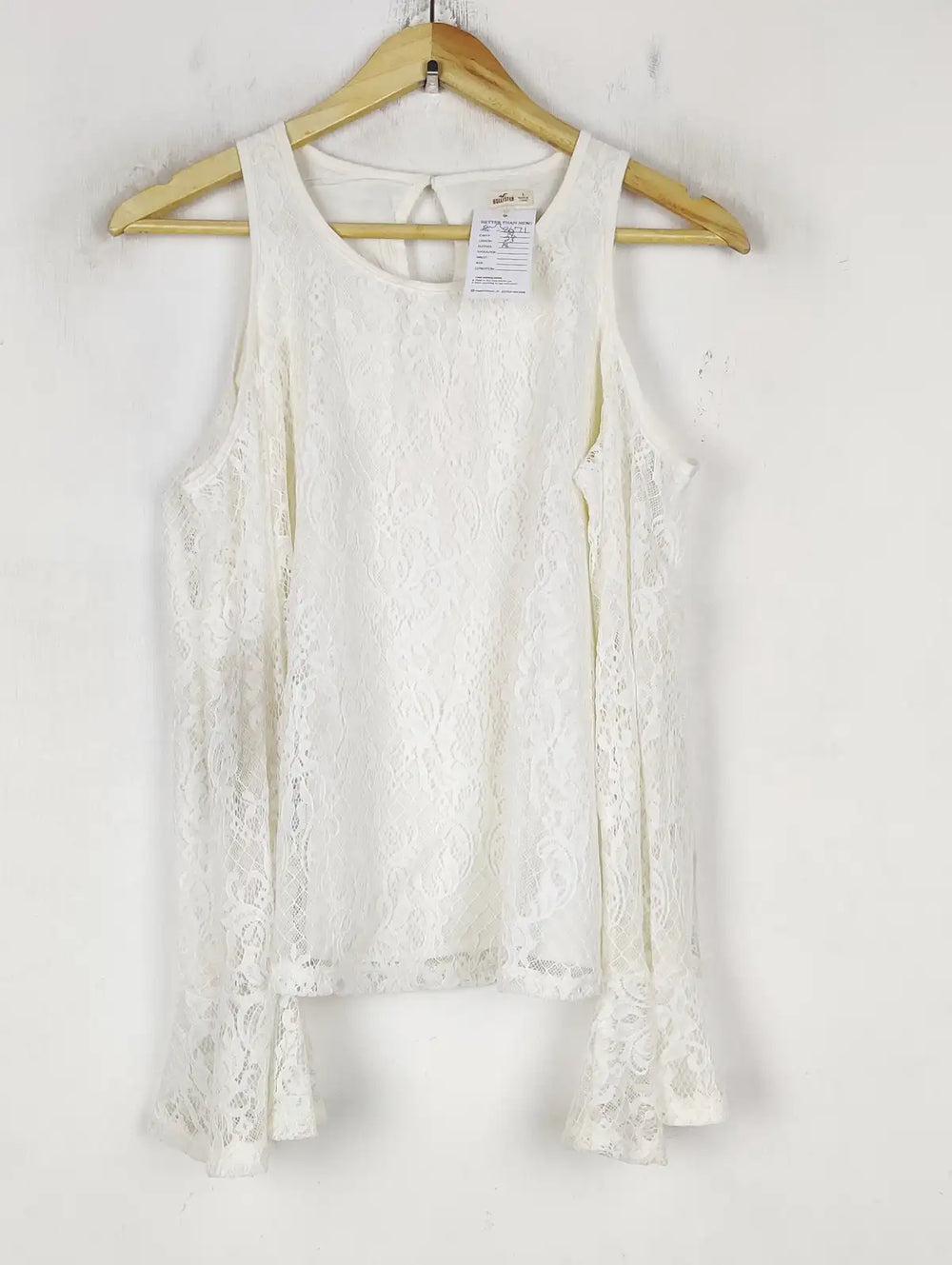 Buy online pre-used pre-loved 100% authentic & Original branded Hollister (SWT-8671) available in Pakistan. Top international brands avilable.