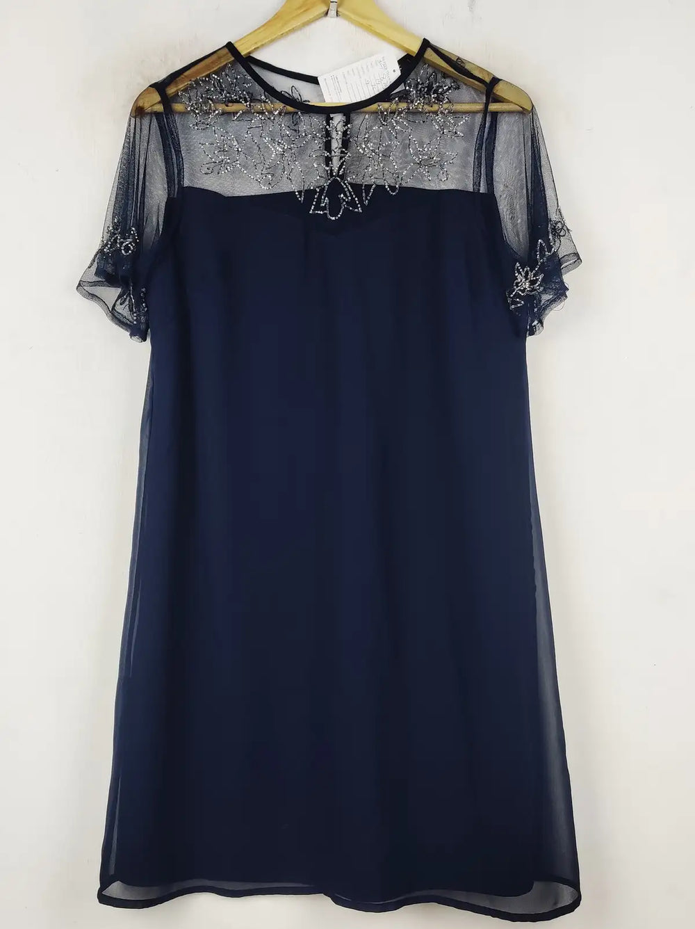 Buy online pre-used pre-loved 100% authentic & Original branded Lipsy London (SWT-8701) available in Pakistan. Top international brands avilable.