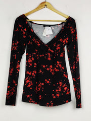 Buy online pre-used pre-loved 100% authentic & Original branded New Look (SWT-8764) available in Pakistan. Top international brands avilable.