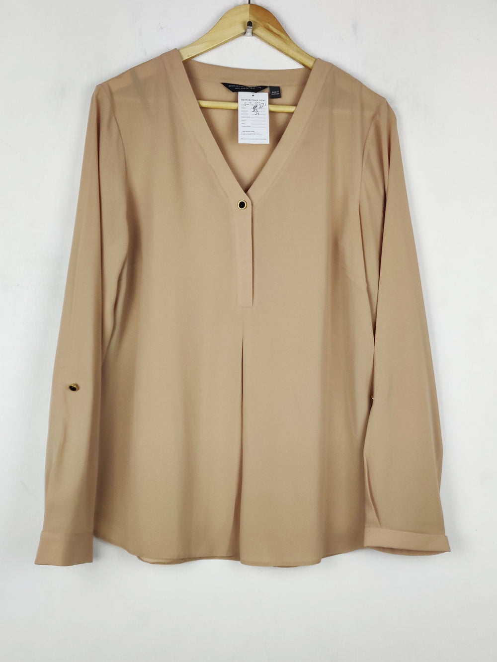 Buy online pre-used pre-loved 100% authentic & Original branded Dorothy Perkins (SWT-8791) available in Pakistan. Top international brands avilable.