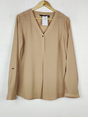Buy online pre-used pre-loved 100% authentic & Original branded Dorothy Perkins (SWT-8791) available in Pakistan. Top international brands avilable.