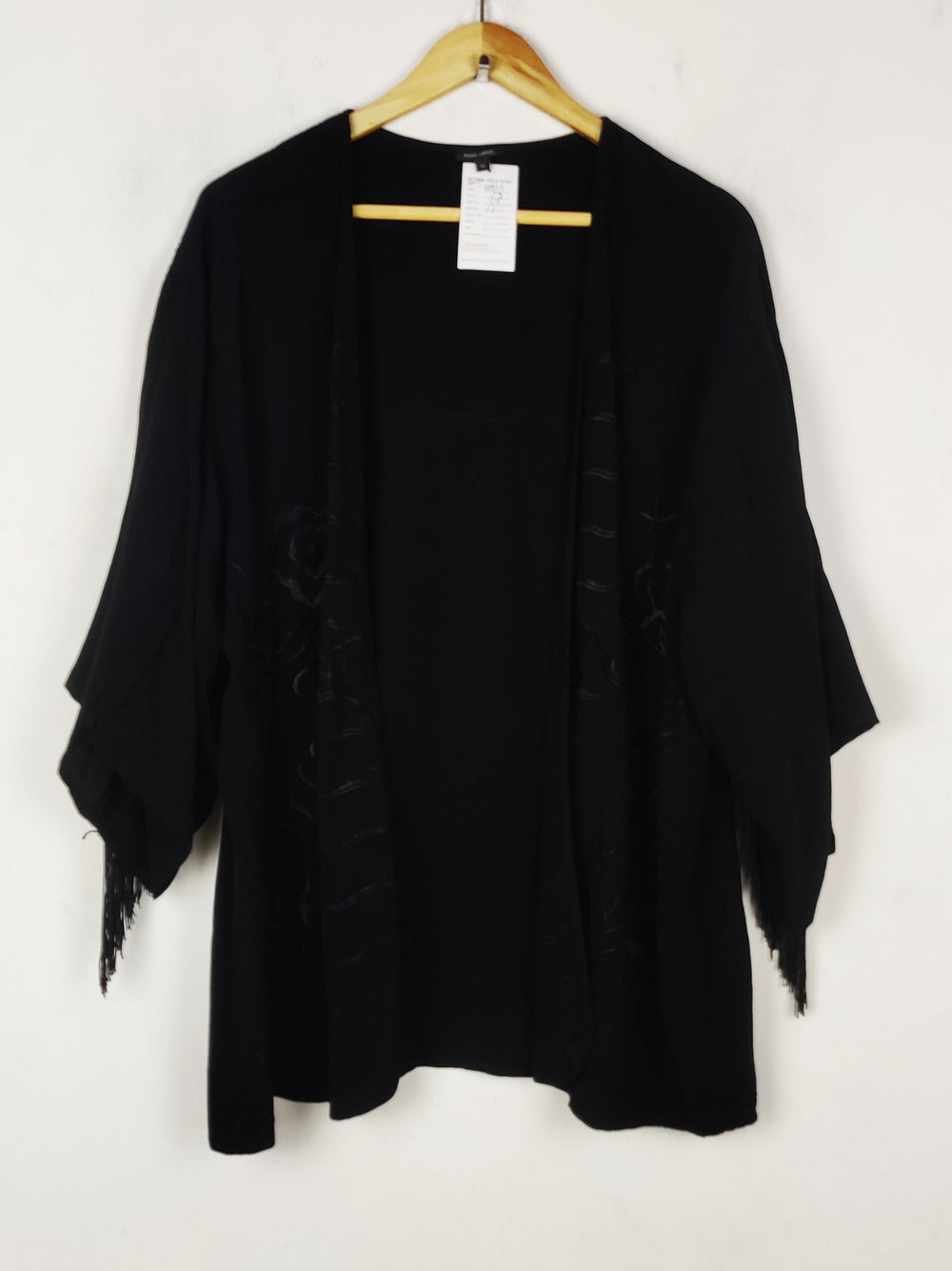 Buy online pre-used pre-loved 100% authentic & Original branded River Island (SWT-8815) available in Pakistan. Top international brands avilable.
