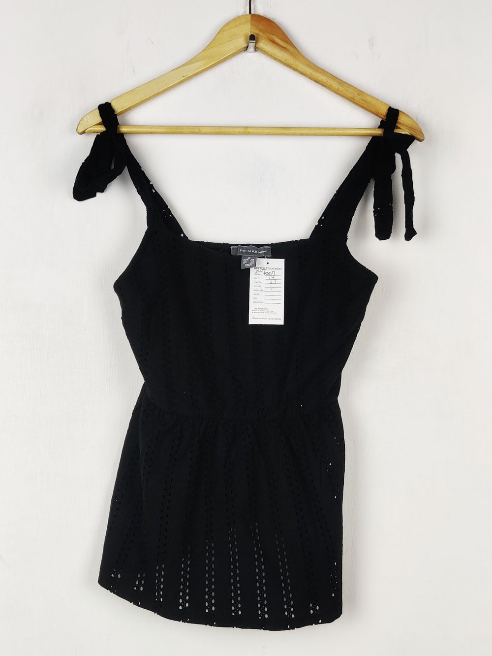 Buy online pre-used pre-loved 100% authentic & Original branded Primark (SWT-8817) available in Pakistan. Top international brands avilable.