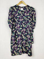 Buy online pre-used pre-loved 100% authentic & Original branded Unknown Brand (SWT-8830) available in Pakistan. Top international brands avilable.