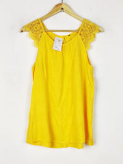 Buy online pre-used pre-loved 100% authentic & Original branded Unknown Brand (SWT-8866) available in Pakistan. Top international brands avilable.