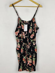 Buy online pre-used pre-loved 100% authentic & Original branded River Island (SWT-8889) available in Pakistan. Top international brands avilable.