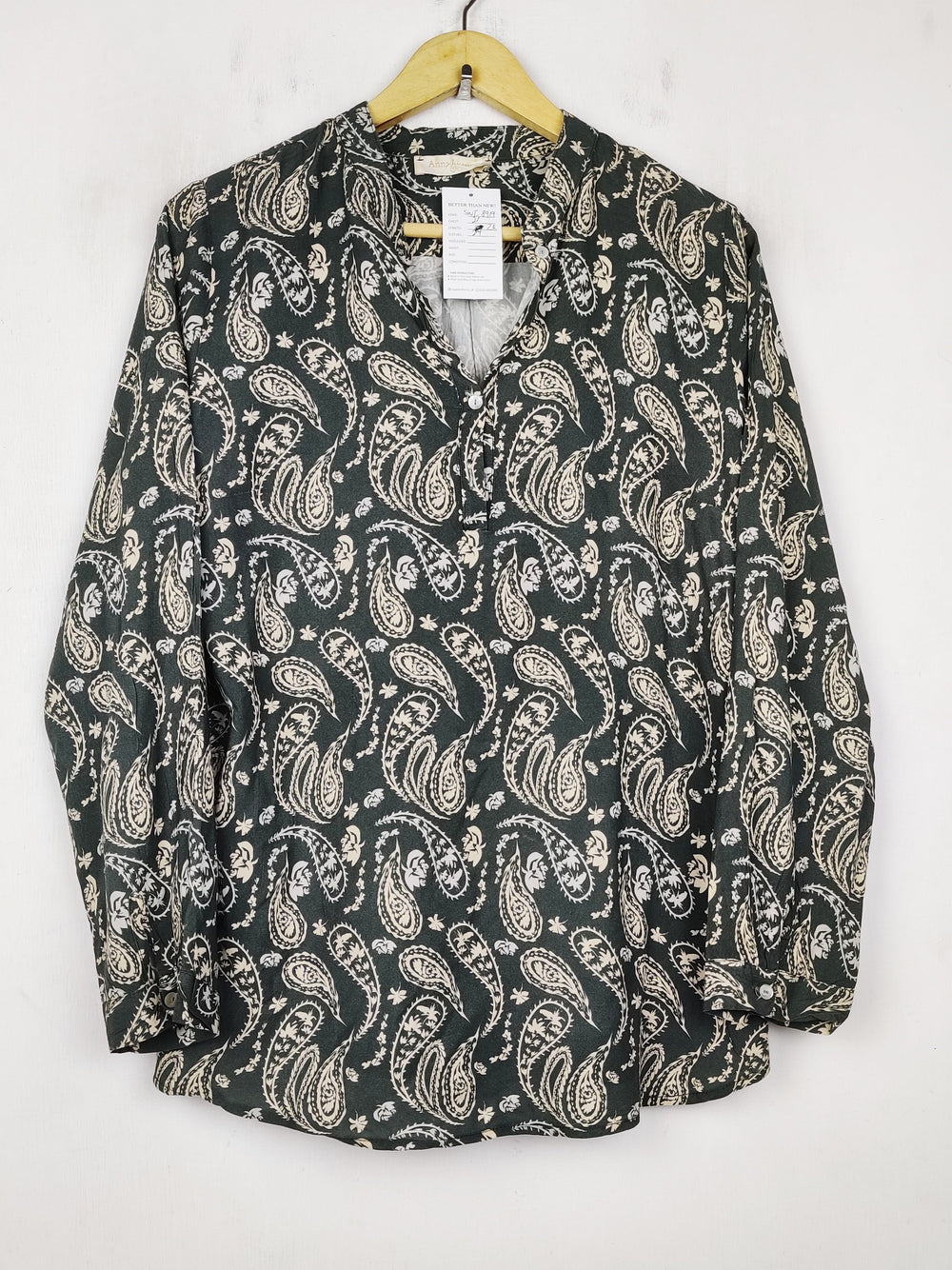 Buy online pre-used pre-loved 100% authentic & Original branded Anna Justper (SWT-8919) available in Pakistan. Top international brands avilable.