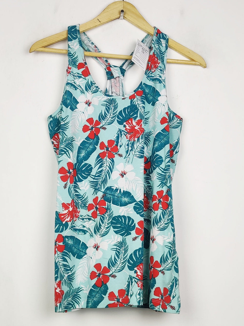 Buy online pre-used pre-loved 100% authentic & Original branded Unknown Brand (SWT-8996) available in Pakistan. Top international brands avilable.