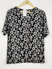Buy online pre-used pre-loved 100% authentic & Original branded Unknown Brand (SWT-8999) available in Pakistan. Top international brands avilable.