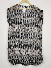 Buy online pre-used pre-loved 100% authentic & Original branded H&M (SWT-9015) available in Pakistan. Top international brands avilable.