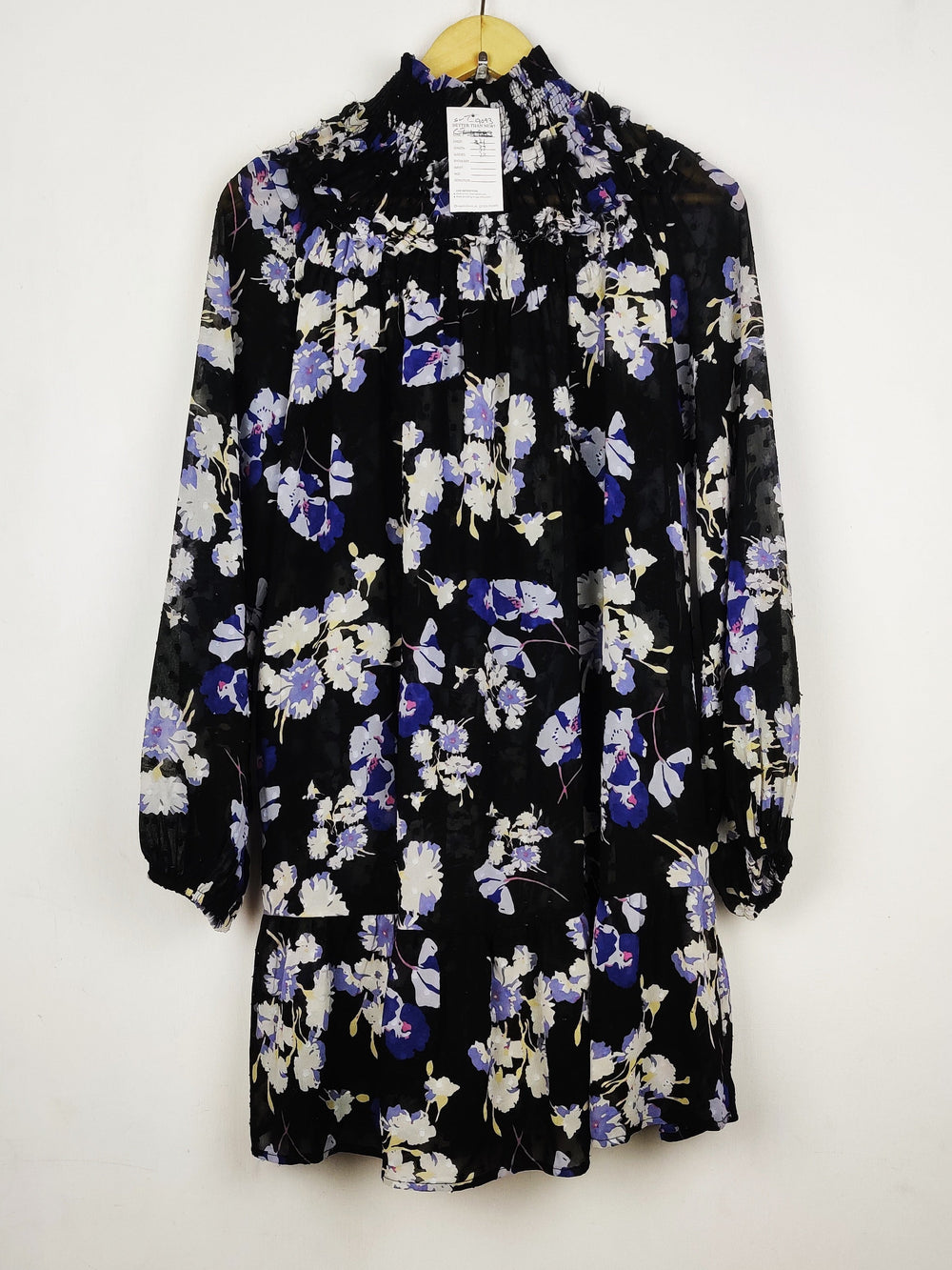 Buy online pre-used pre-loved 100% authentic & Original branded Asos (SWT-9093) available in Pakistan. Top international brands avilable.