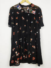 Buy online pre-used pre-loved 100% authentic & Original branded Zara (SWT-9129) available in Pakistan. Top international brands avilable.