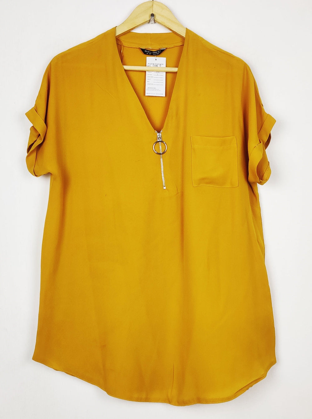 Buy online pre-used pre-loved 100% authentic & Original branded Selected (SWT-9149) available in Pakistan. Top international brands avilable.