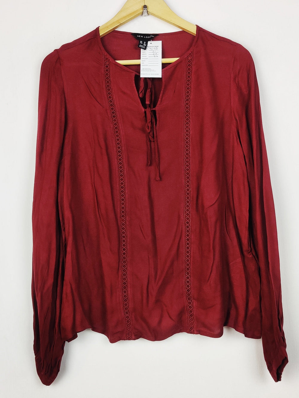 Buy online pre-used pre-loved 100% authentic & Original branded New Look (SWT-9196) available in Pakistan. Top international brands avilable.