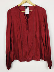 Buy online pre-used pre-loved 100% authentic & Original branded New Look (SWT-9196) available in Pakistan. Top international brands avilable.