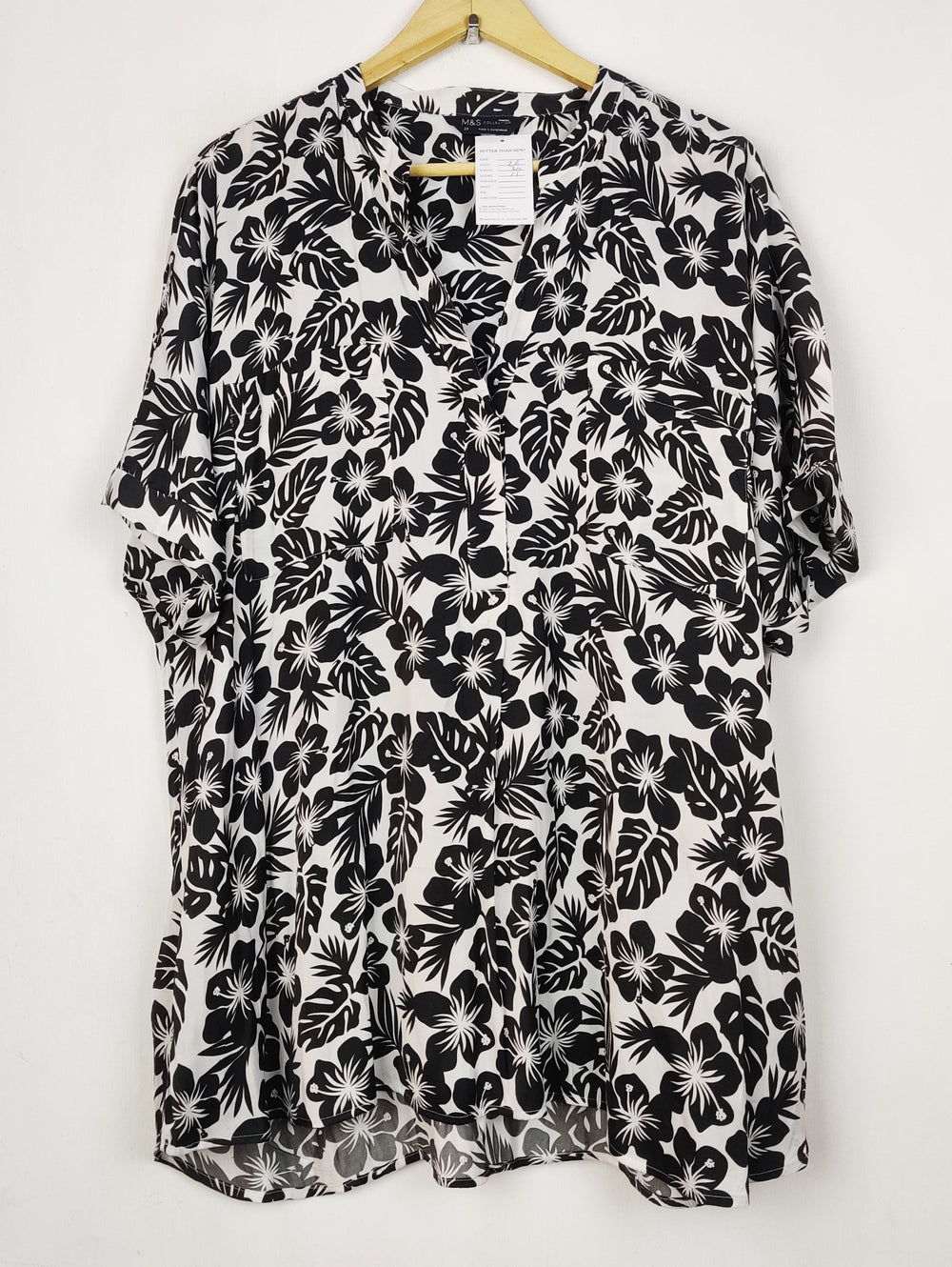 Buy online pre-used pre-loved 100% authentic & Original branded Marks & Spencer (SWT-9201) available in Pakistan. Top international brands avilable.