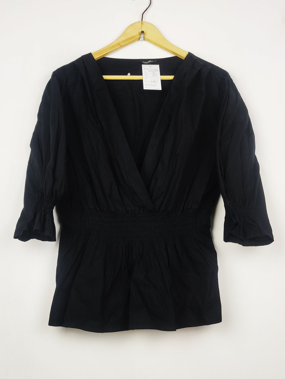 Buy online pre-used pre-loved 100% authentic & Original branded Boohoo (SWT-9207) available in Pakistan. Top international brands avilable.