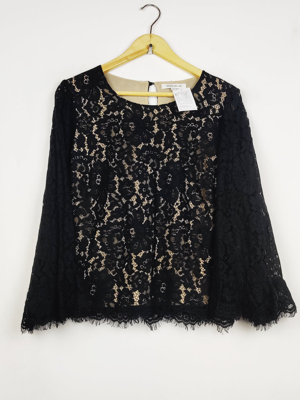 Buy online pre-used pre-loved 100% authentic & Original branded Rose Olive (SWT-9252) available in Pakistan. Top international brands avilable.