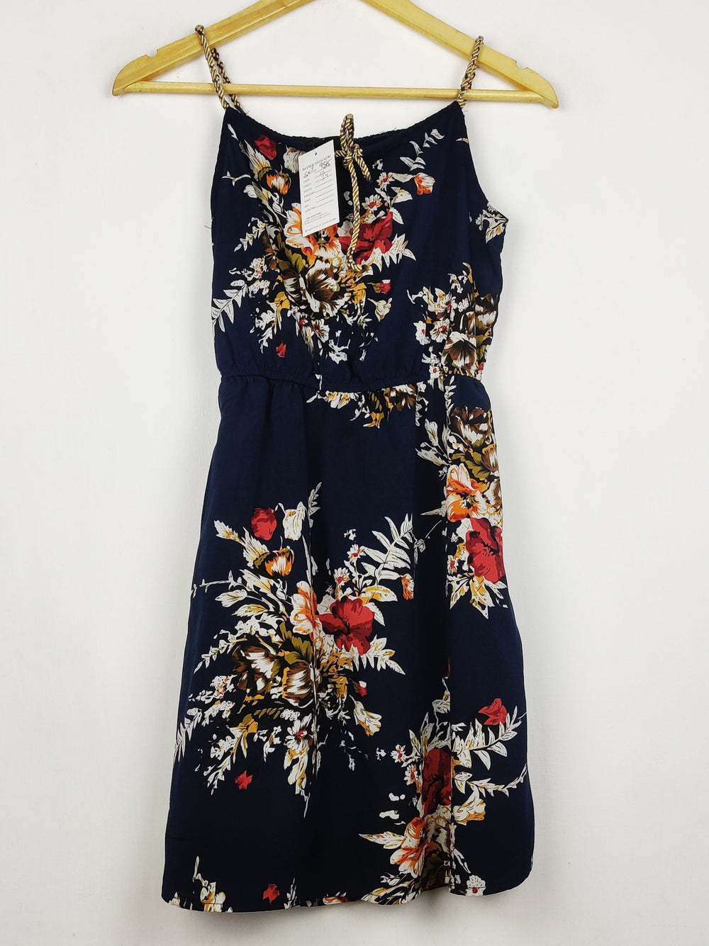 Buy online pre-used pre-loved 100% authentic & Original branded Shein (SWT-9315) available in Pakistan. Top international brands avilable.