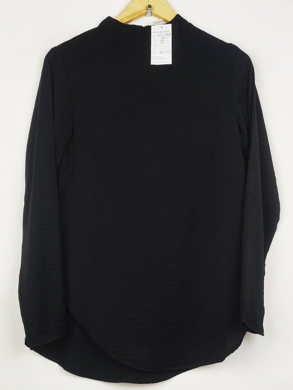 Buy online pre-used pre-loved 100% authentic & Original branded H&M (SWT-9338) available in Pakistan. Top international brands avilable.