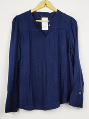 Buy online pre-used pre-loved 100% authentic & Original branded Marks & Spencer (SWT-9359) available in Pakistan. Top international brands avilable.