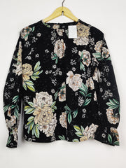 Buy online pre-used pre-loved 100% authentic & Original branded Dorothy Perkins (SWT-9364) available in Pakistan. Top international brands avilable.